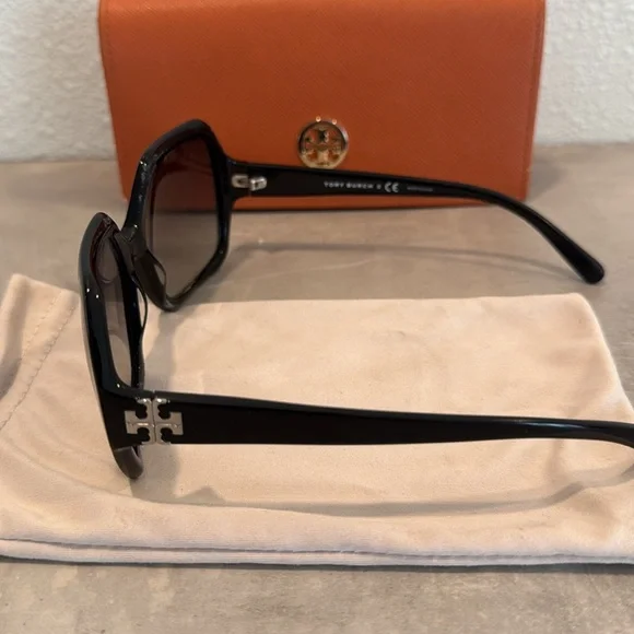 Tori Burch sunglasses - Picture 2 of 3